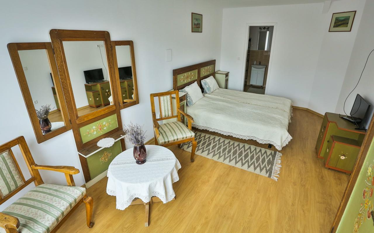 Casa Julia Hotel Odorheiu Secuiesc Ngoại thất bức ảnh