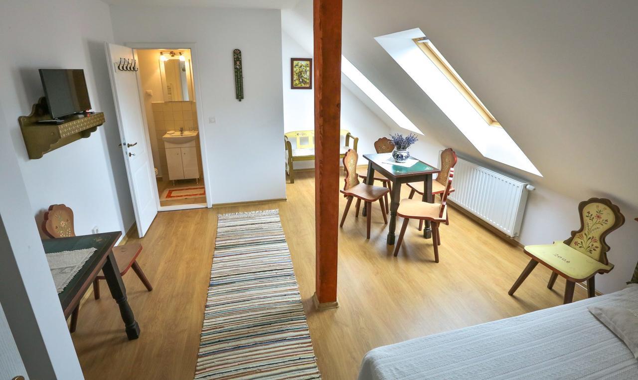 Casa Julia Hotel Odorheiu Secuiesc Ngoại thất bức ảnh