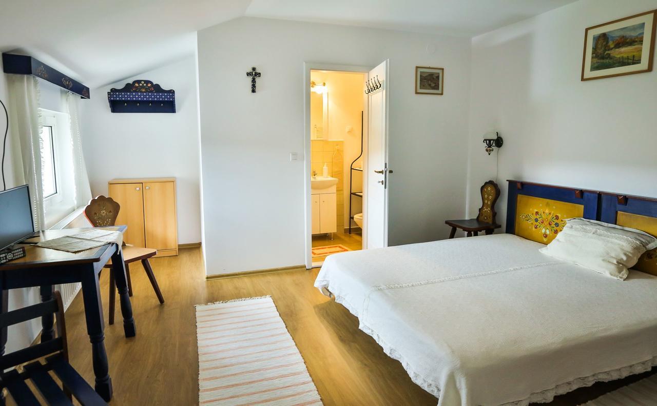 Casa Julia Hotel Odorheiu Secuiesc Ngoại thất bức ảnh